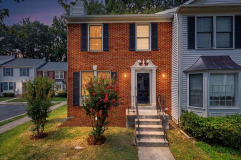 Townhouse For Sale - 7814 Lambkin Court<br/> LORTON, VA 22079