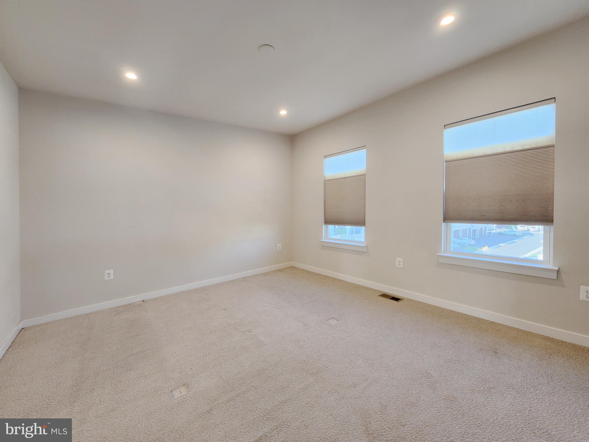 POTOMAC SHORES - Residential Lease