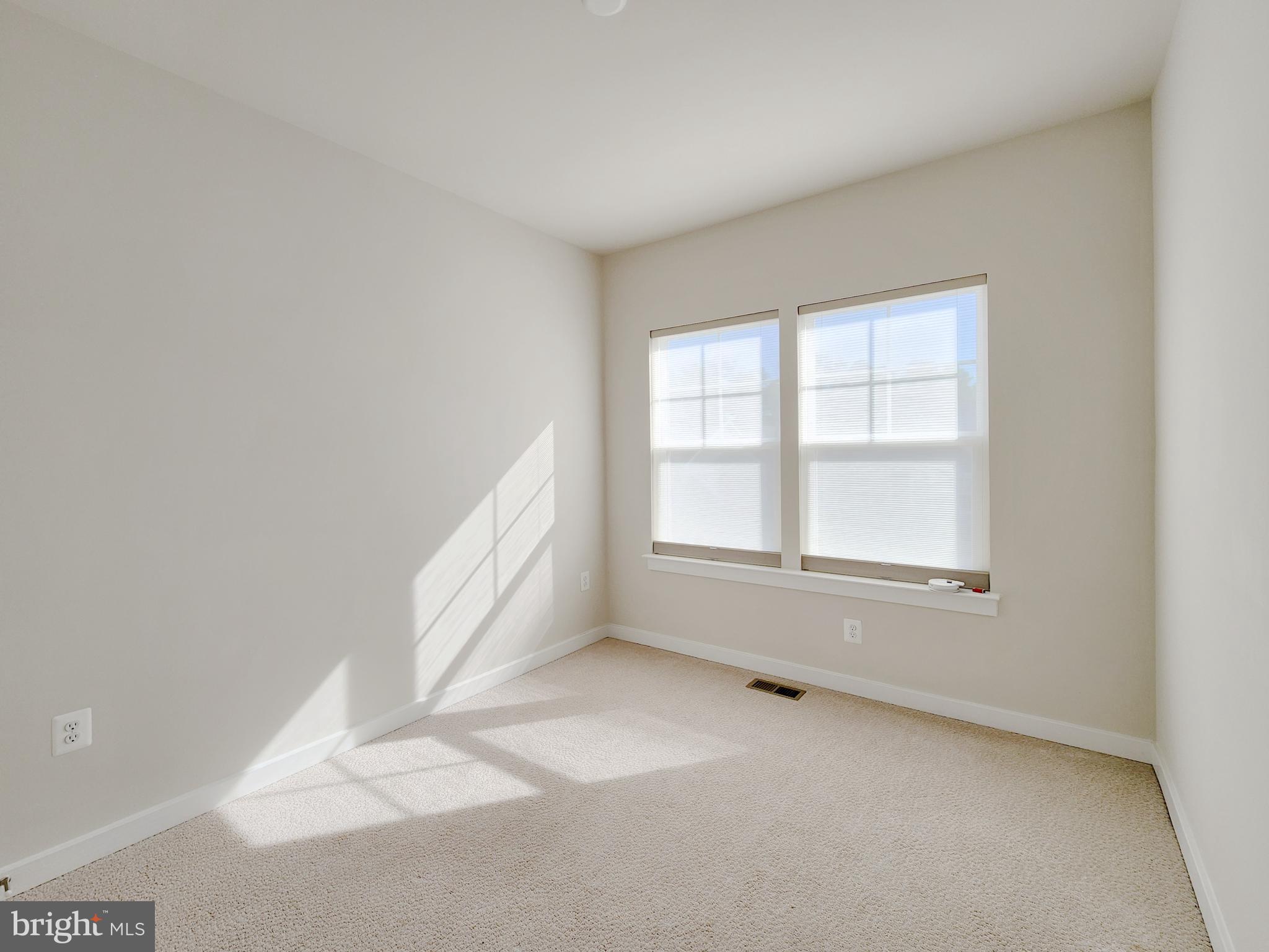 POTOMAC SHORES - Residential Lease