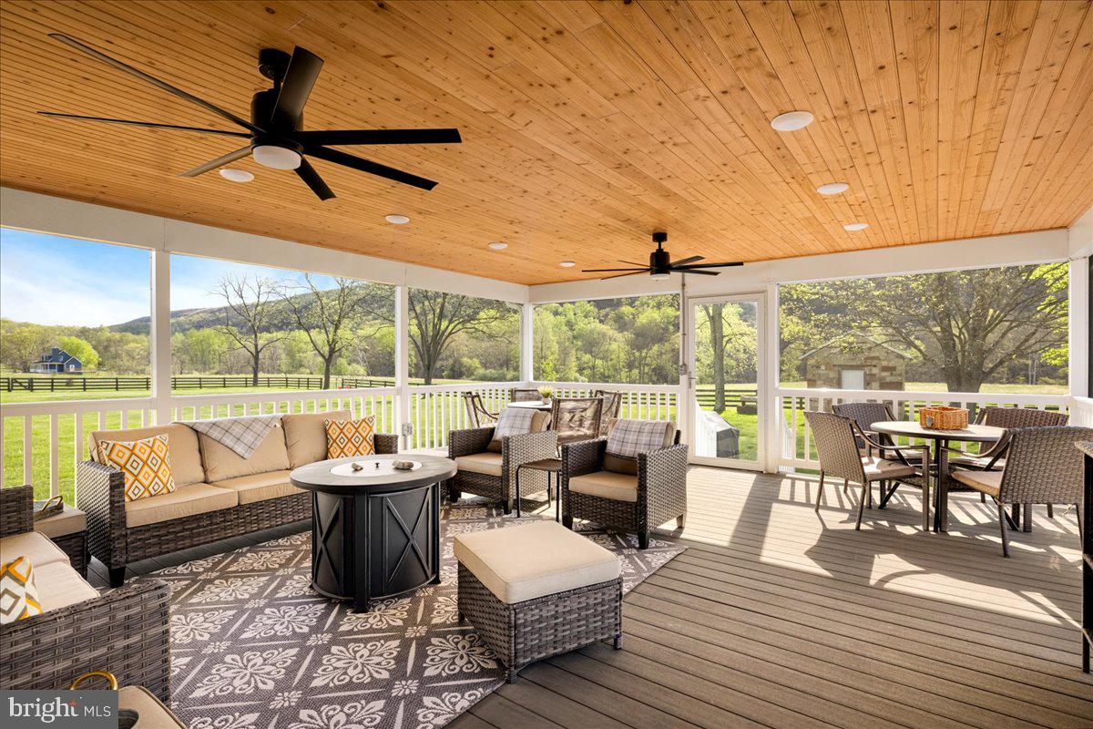 FARMS OF THE RIVER - Residential