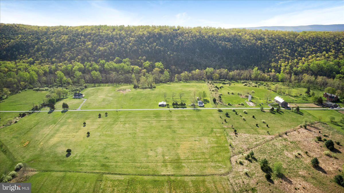 FARMS OF THE RIVER - Residential