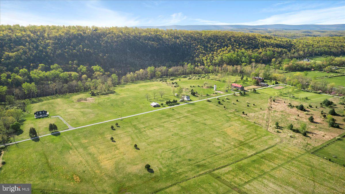 FARMS OF THE RIVER - Residential