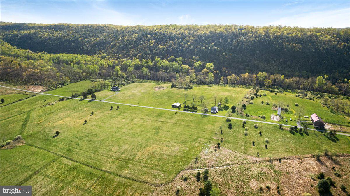 FARMS OF THE RIVER - Residential