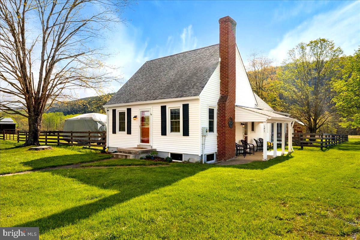 FARMS OF THE RIVER - Residential