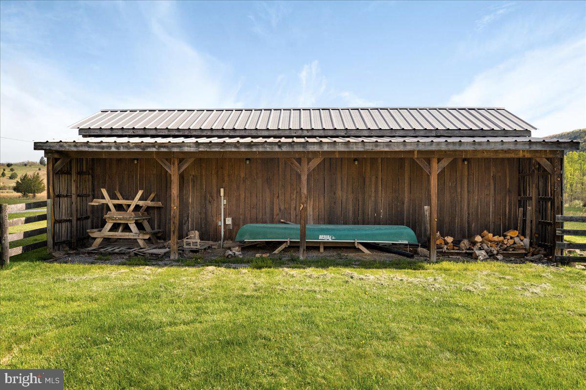 FARMS OF THE RIVER - Residential