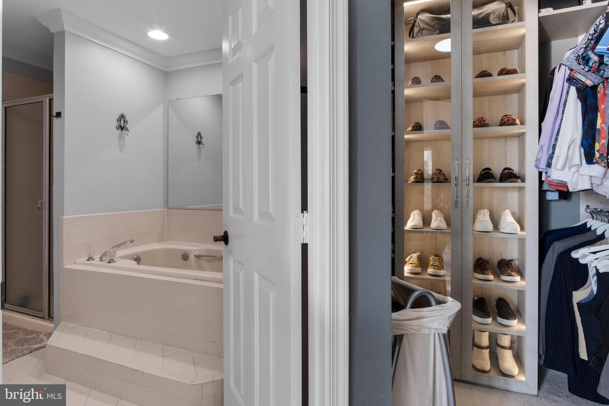 BARRINGTON POINTE CONDOS - Residential