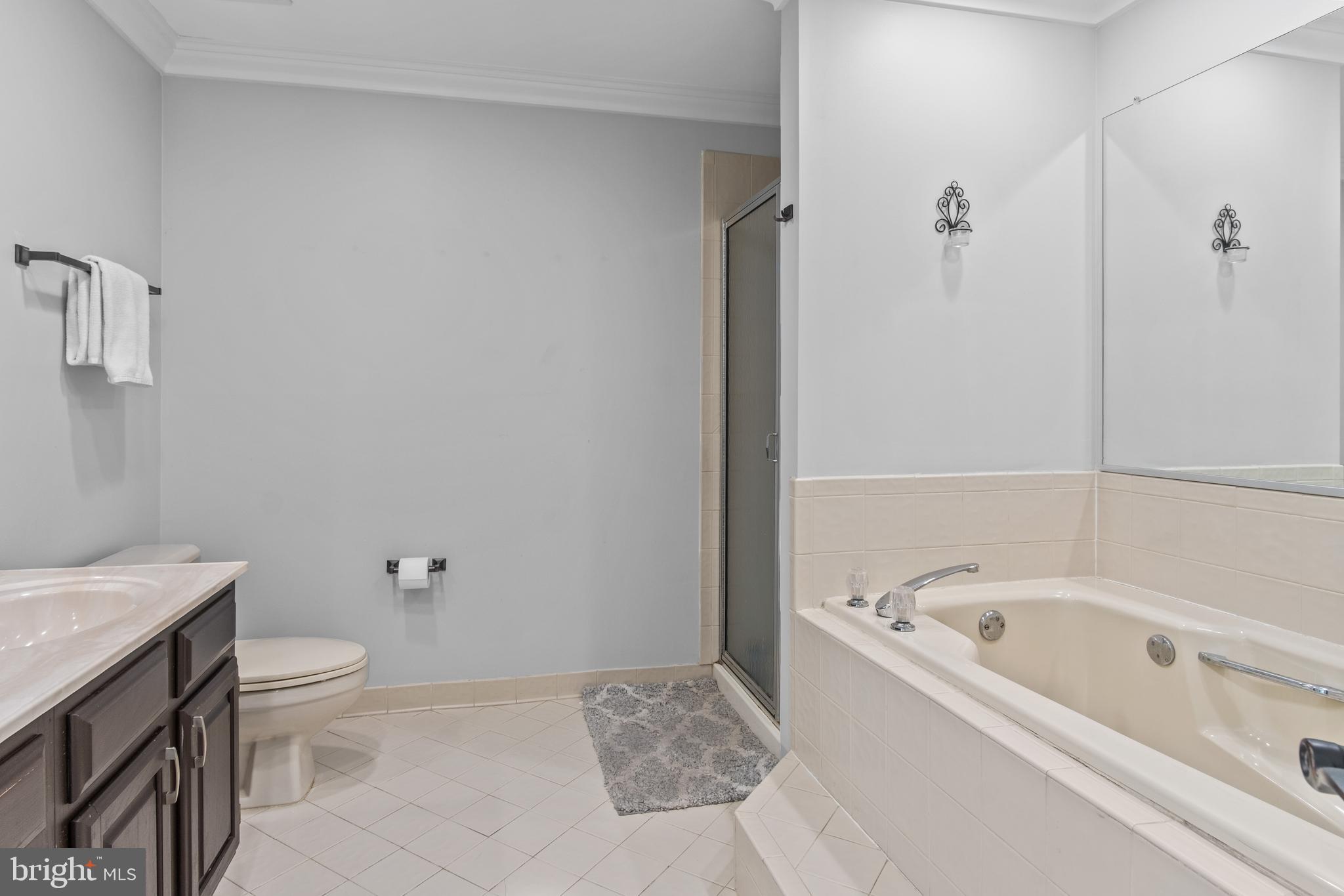 BARRINGTON POINTE CONDOS - Residential