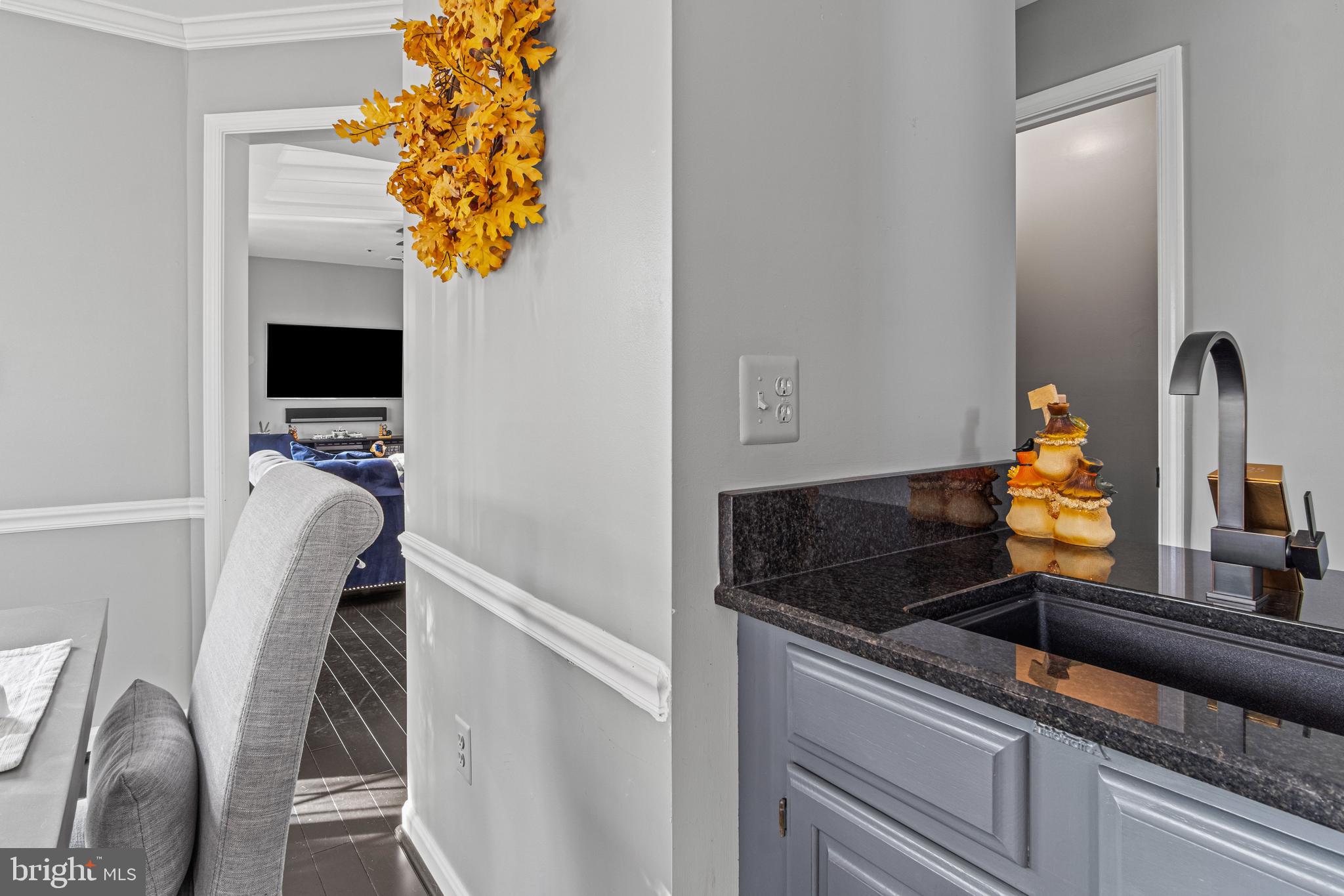 BARRINGTON POINTE CONDOS - Residential