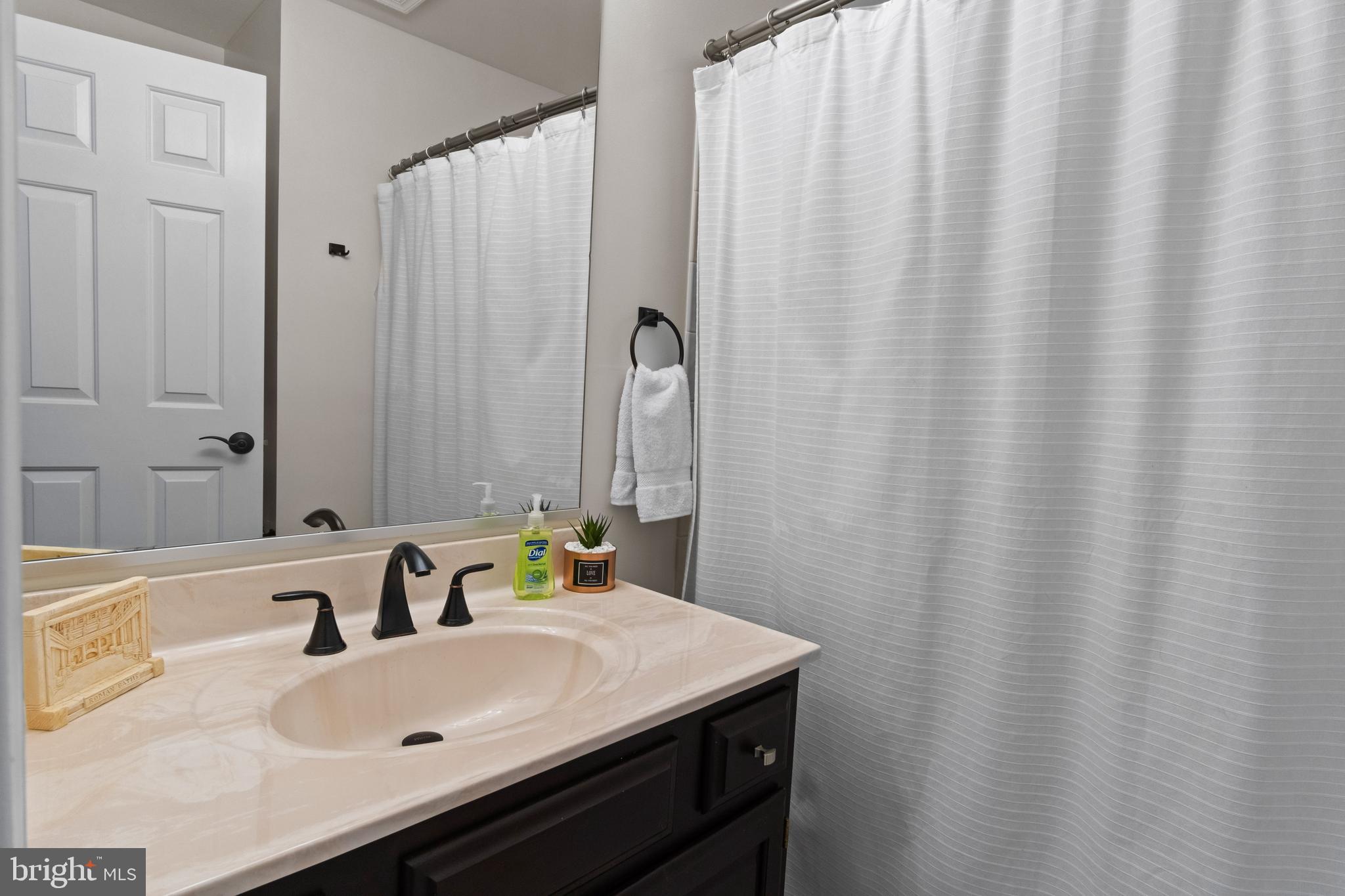 BARRINGTON POINTE CONDOS - Residential