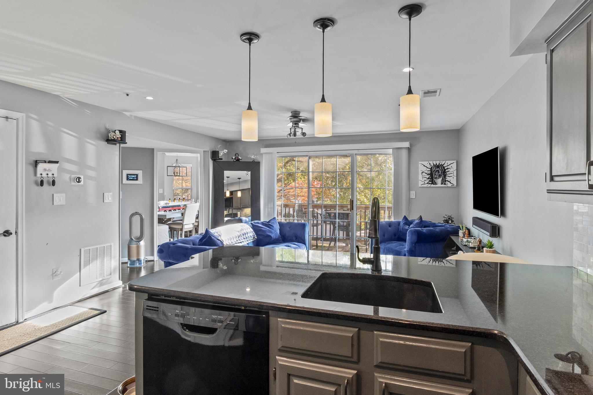 BARRINGTON POINTE CONDOS - Residential