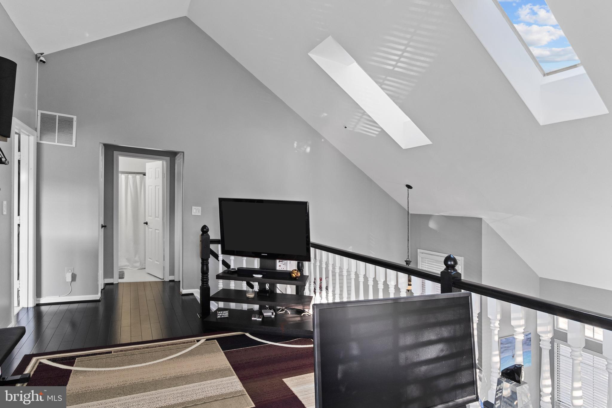 BARRINGTON POINTE CONDOS - Residential