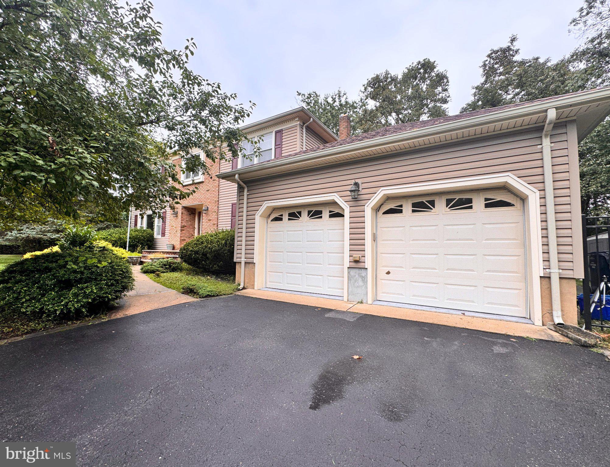 24 POPLAR AVENUE
