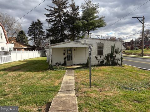Photo of 1256 Saint Joseph St, LANCASTER, PA 17603 (MLS # PALA2080008)