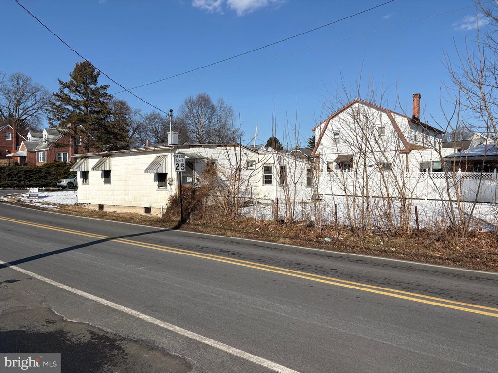 Photo of 1256 Saint Joseph St, LANCASTER, PA 17603 (MLS # PALA2080008)