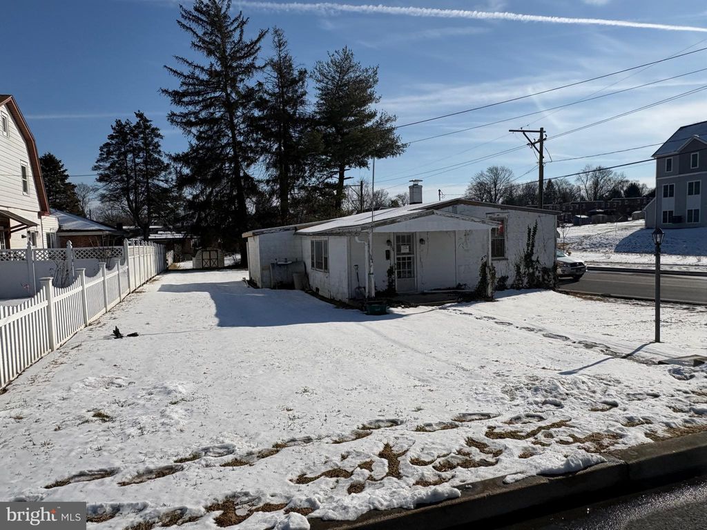 Photo of 1256 Saint Joseph St, LANCASTER, PA 17603 (MLS # PALA2080008)