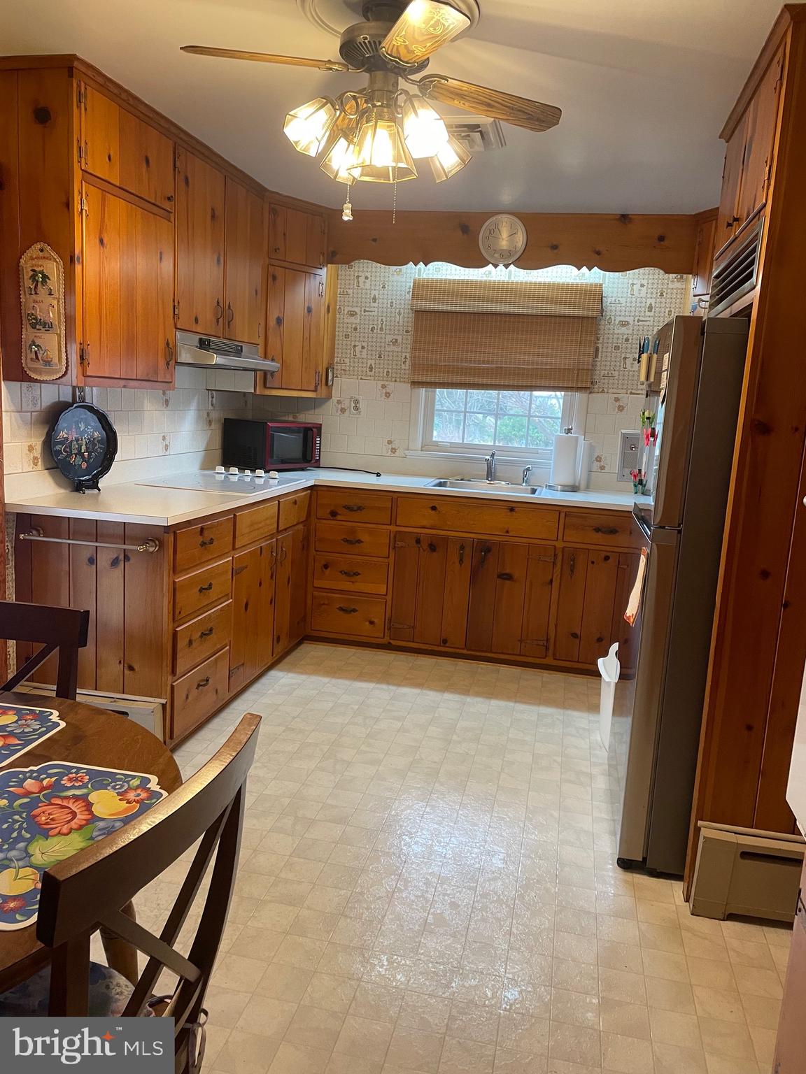 HUNTING HILLS - Residential