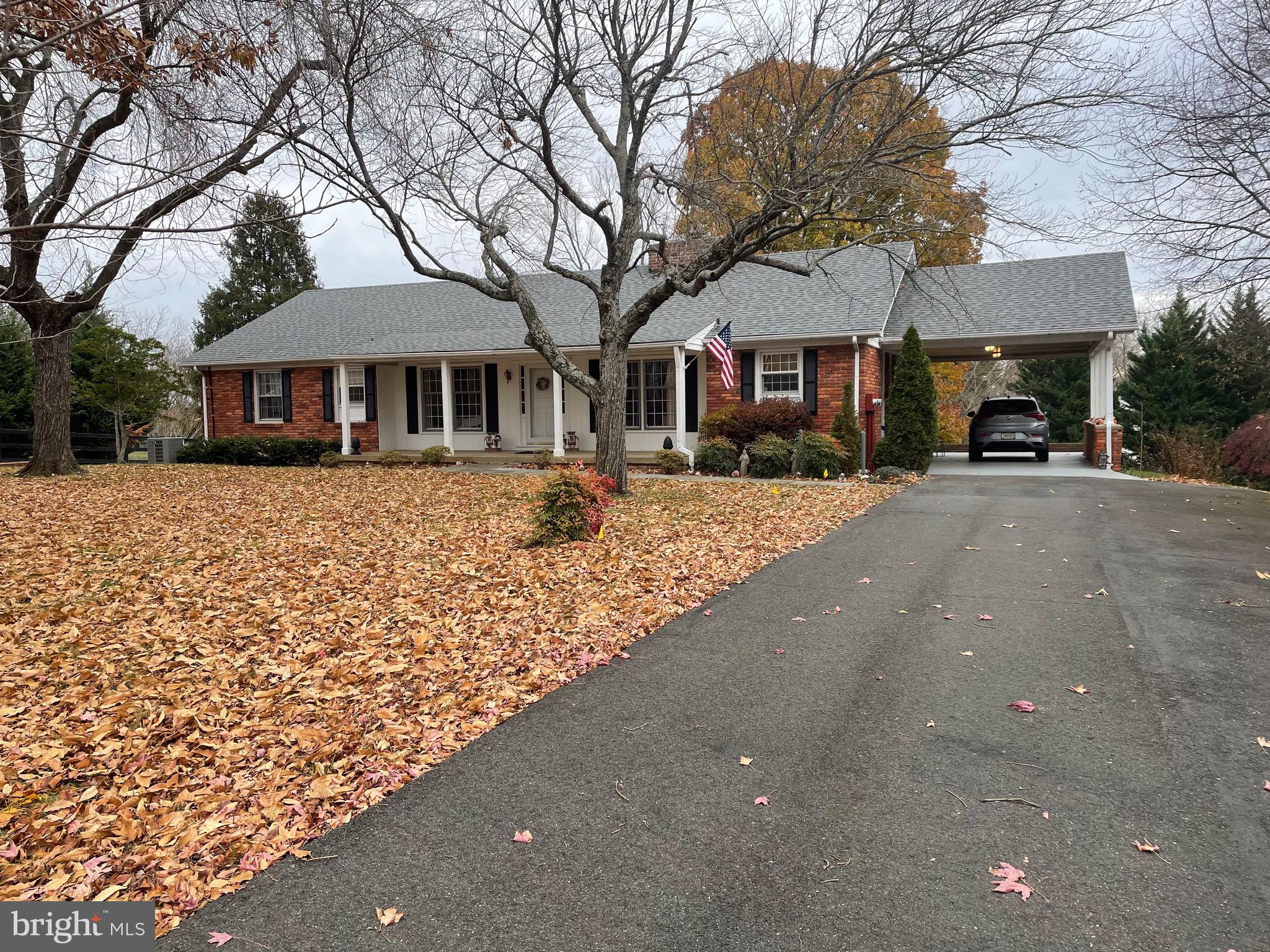 HUNTING HILLS - Residential