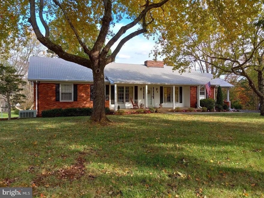 All brick rambler minutes to shopping , school and Old Town Warrenton. Gleaming wood floors, three brick fireplaces, handicap accessible, family apartment in lower level. You will love the walk-in tub . Huge living room with large dining area. All this and more on approx. 1 acre.