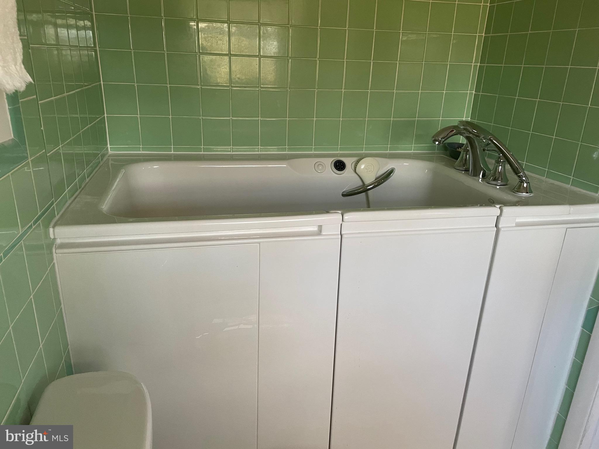 HUNTING HILLS - Residential