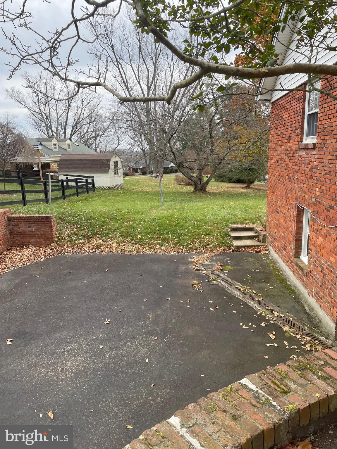 HUNTING HILLS - Residential