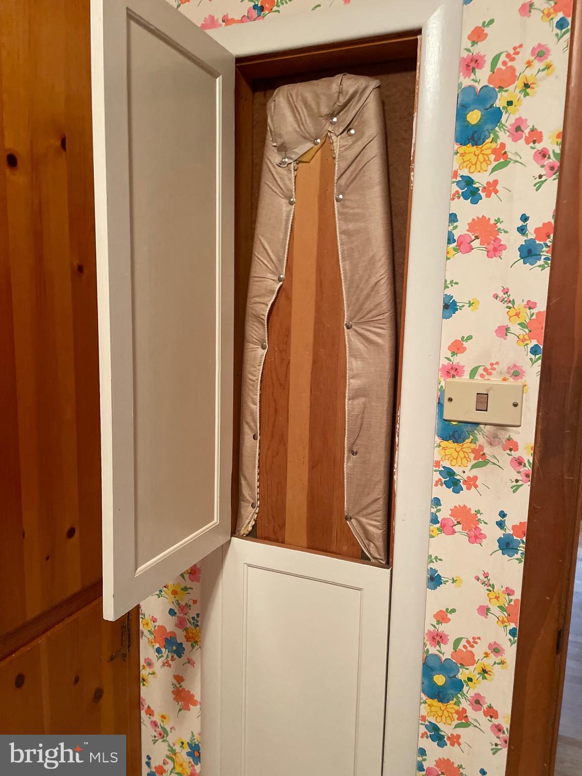 HUNTING HILLS - Residential