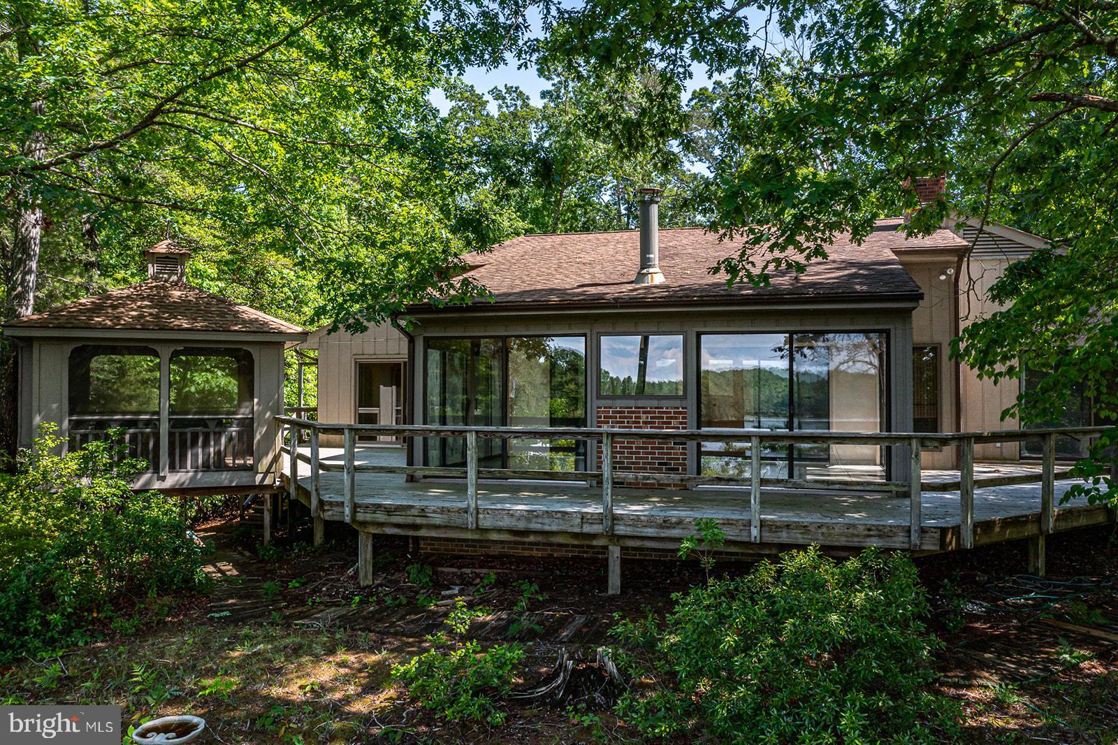 109 KINGFISHER CIRCLE