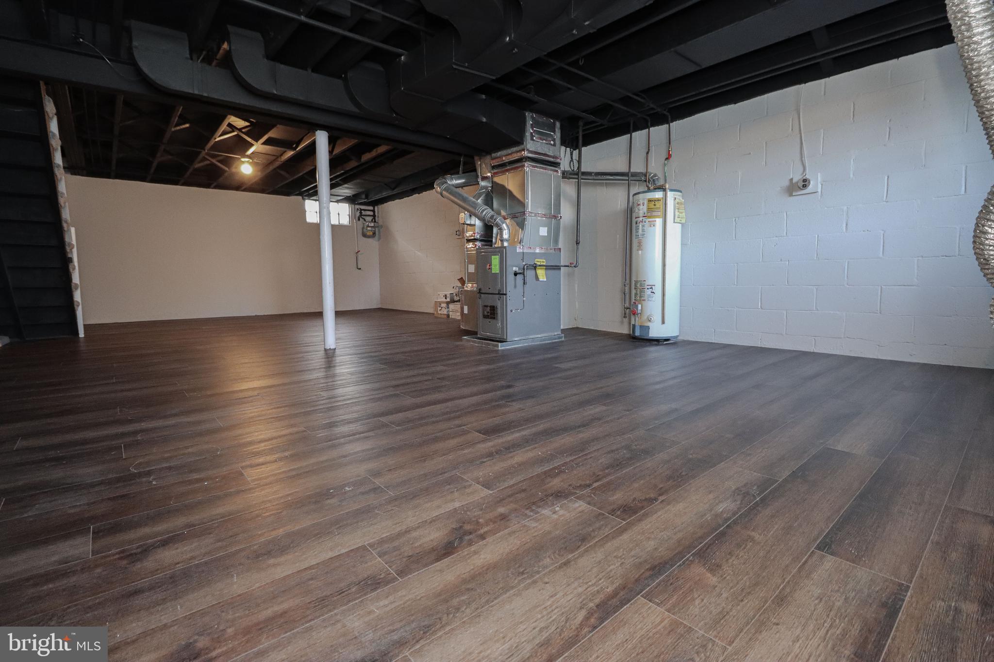 IDLEWOOD - Residential