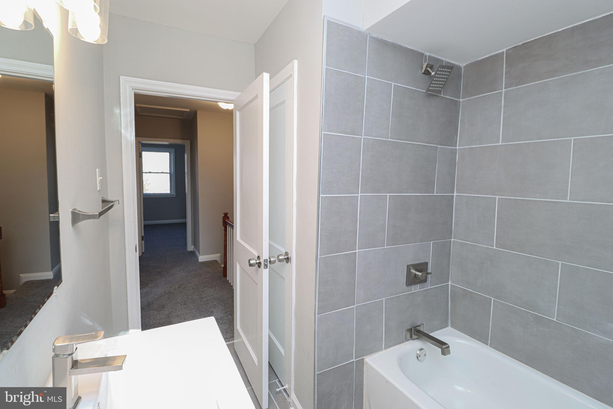 IDLEWOOD - Residential