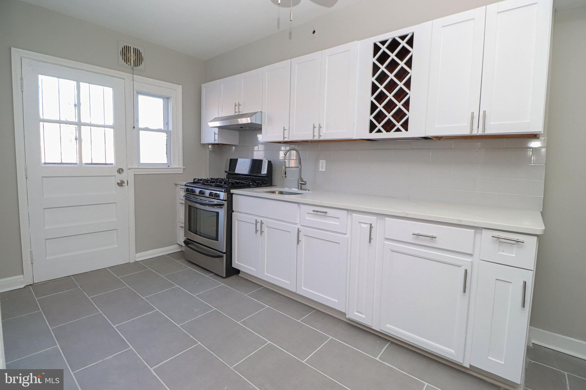 IDLEWOOD - Residential