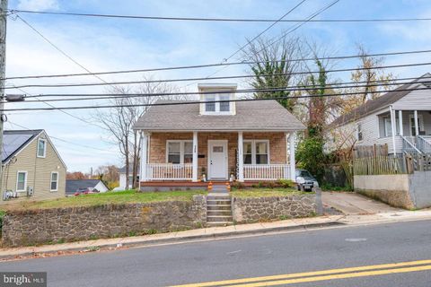 1208 LARCHMONT AVENUE CAPITOL HEIGHTS MD 20743