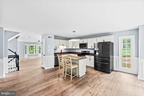601 Twin Brook Lane, Stafford, VA MLS: VAST2053898