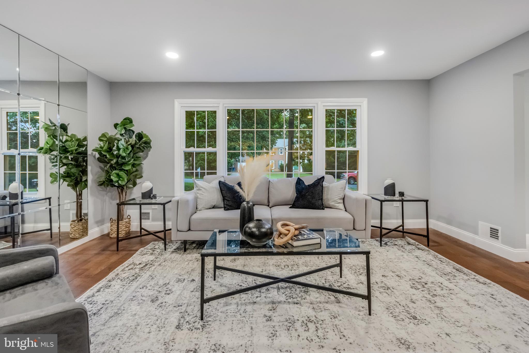 WILLOWBROOK - Residential