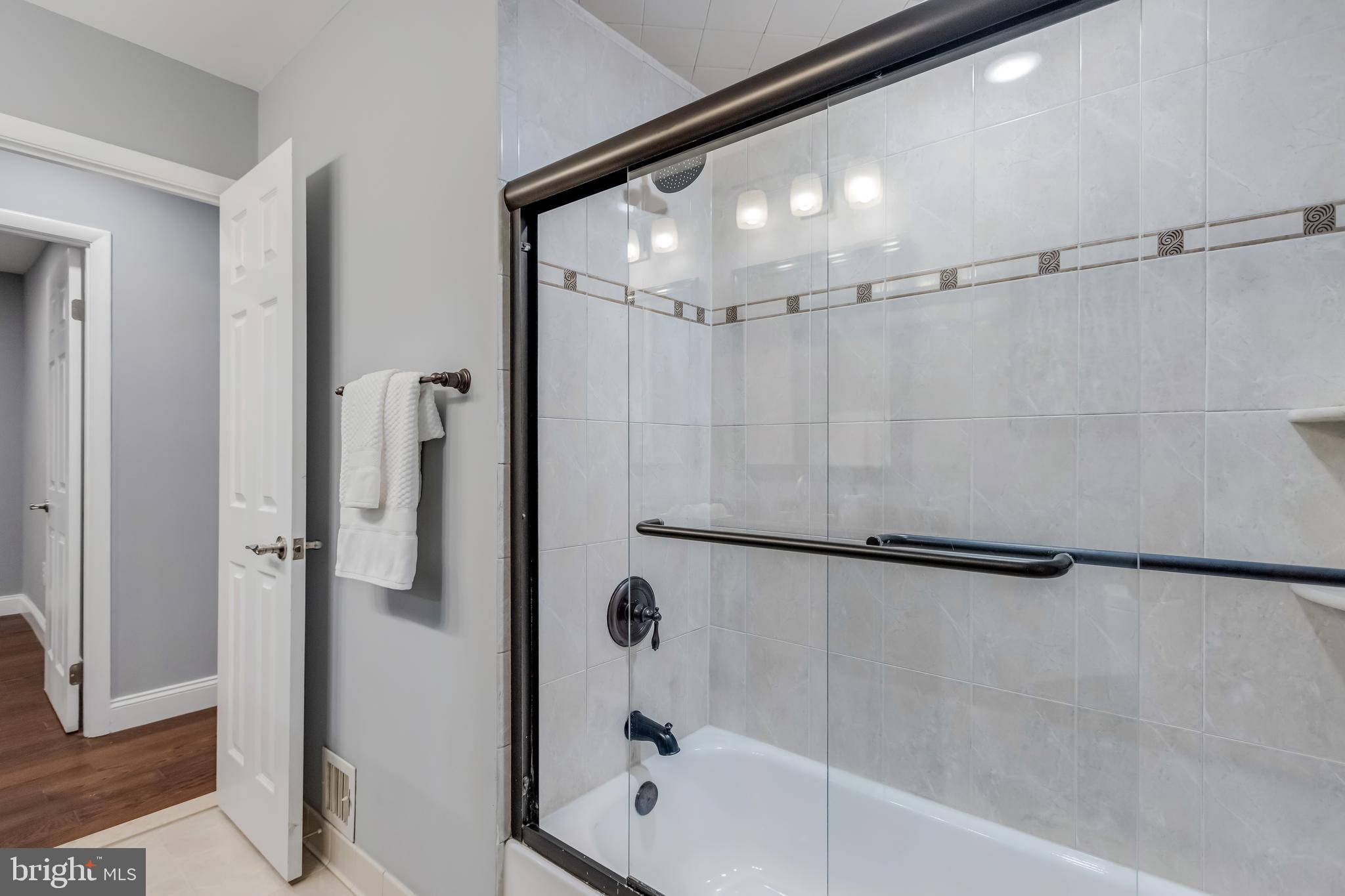 WILLOWBROOK - Residential