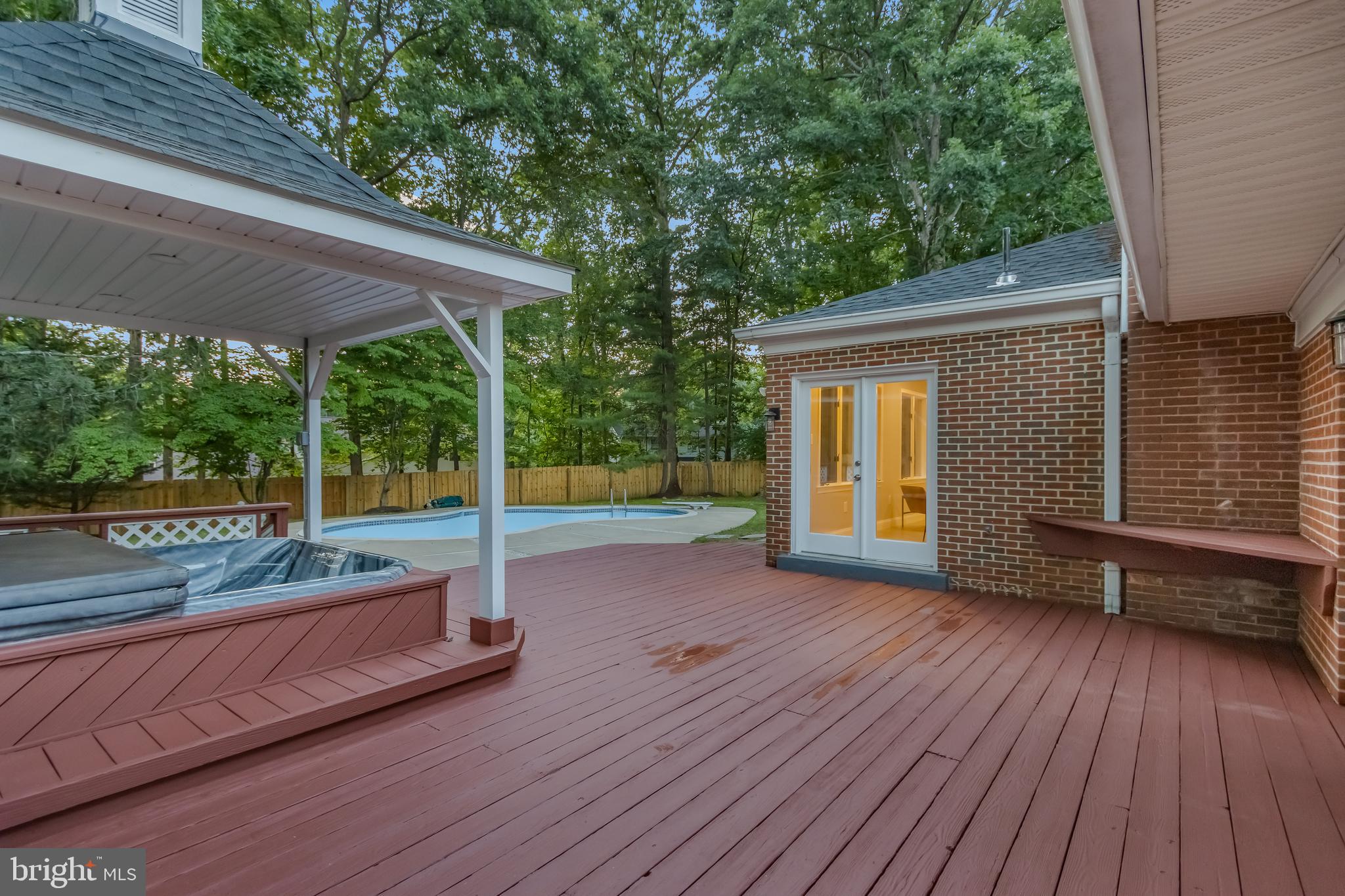 WILLOWBROOK - Residential