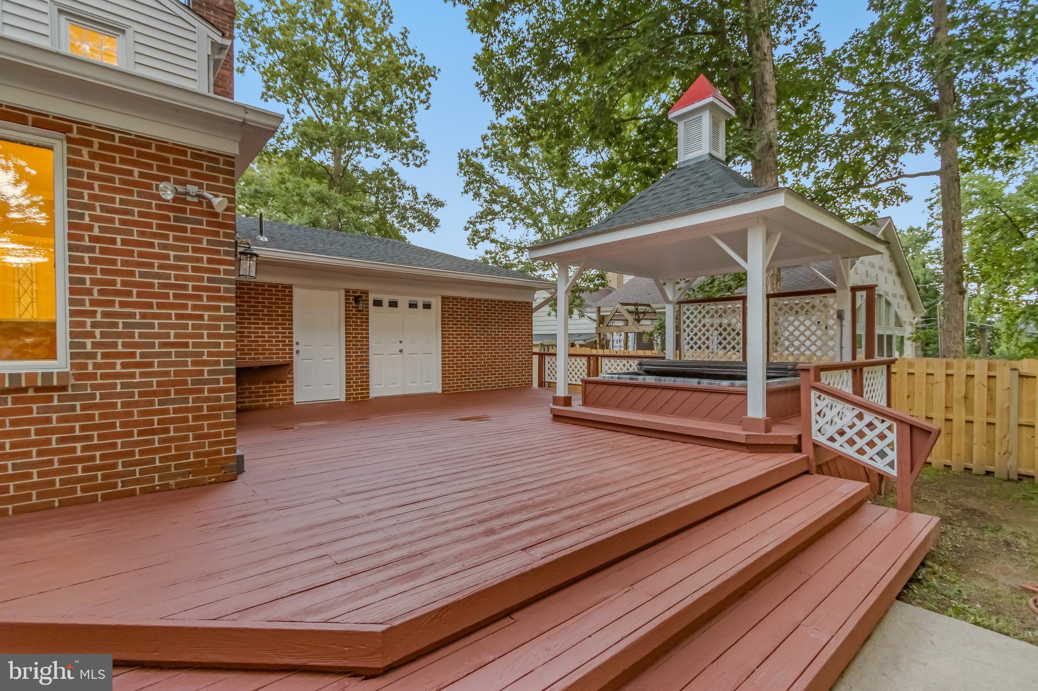 WILLOWBROOK - Residential