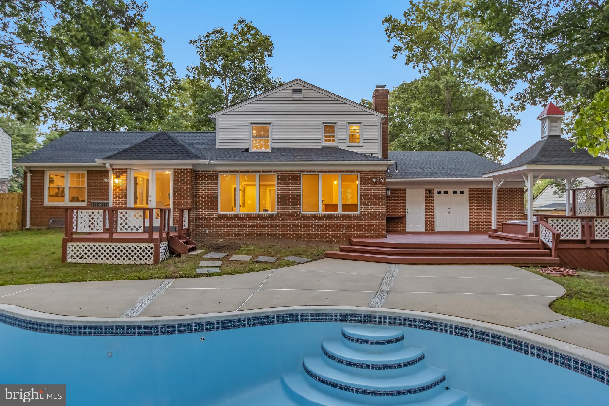 WILLOWBROOK - Residential