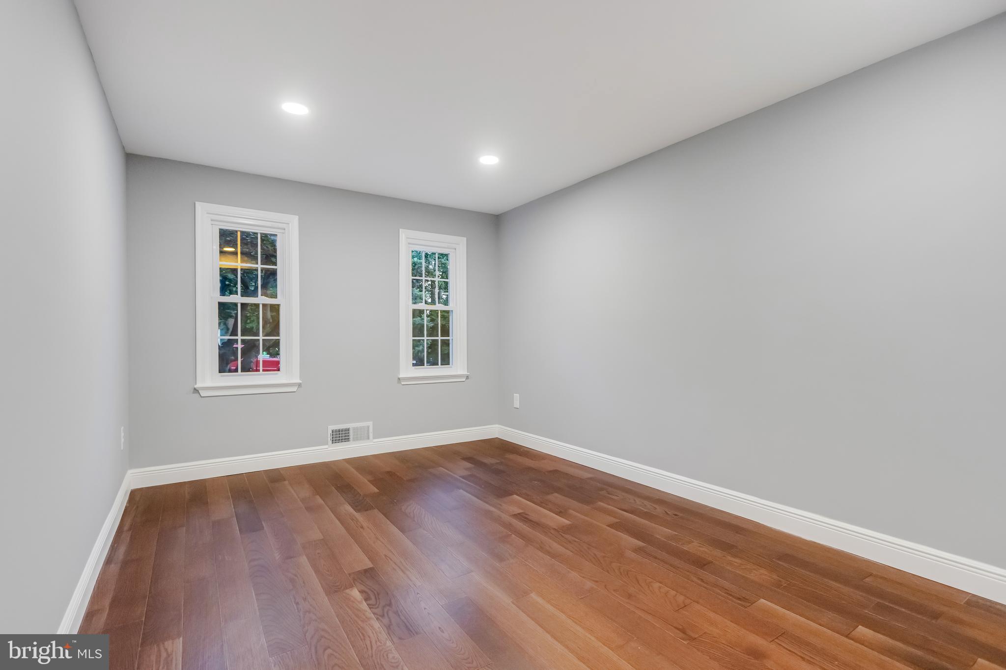 WILLOWBROOK - Residential