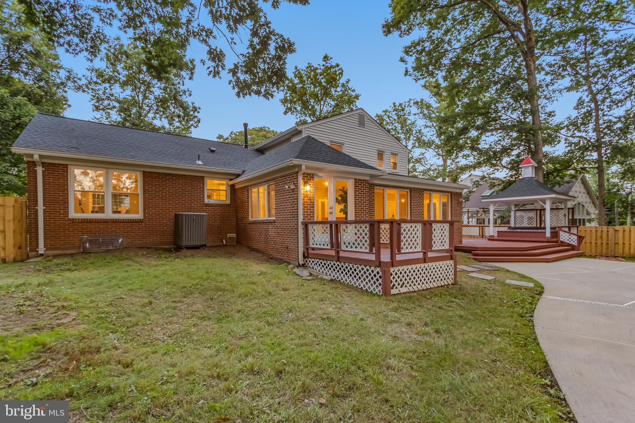 WILLOWBROOK - Residential