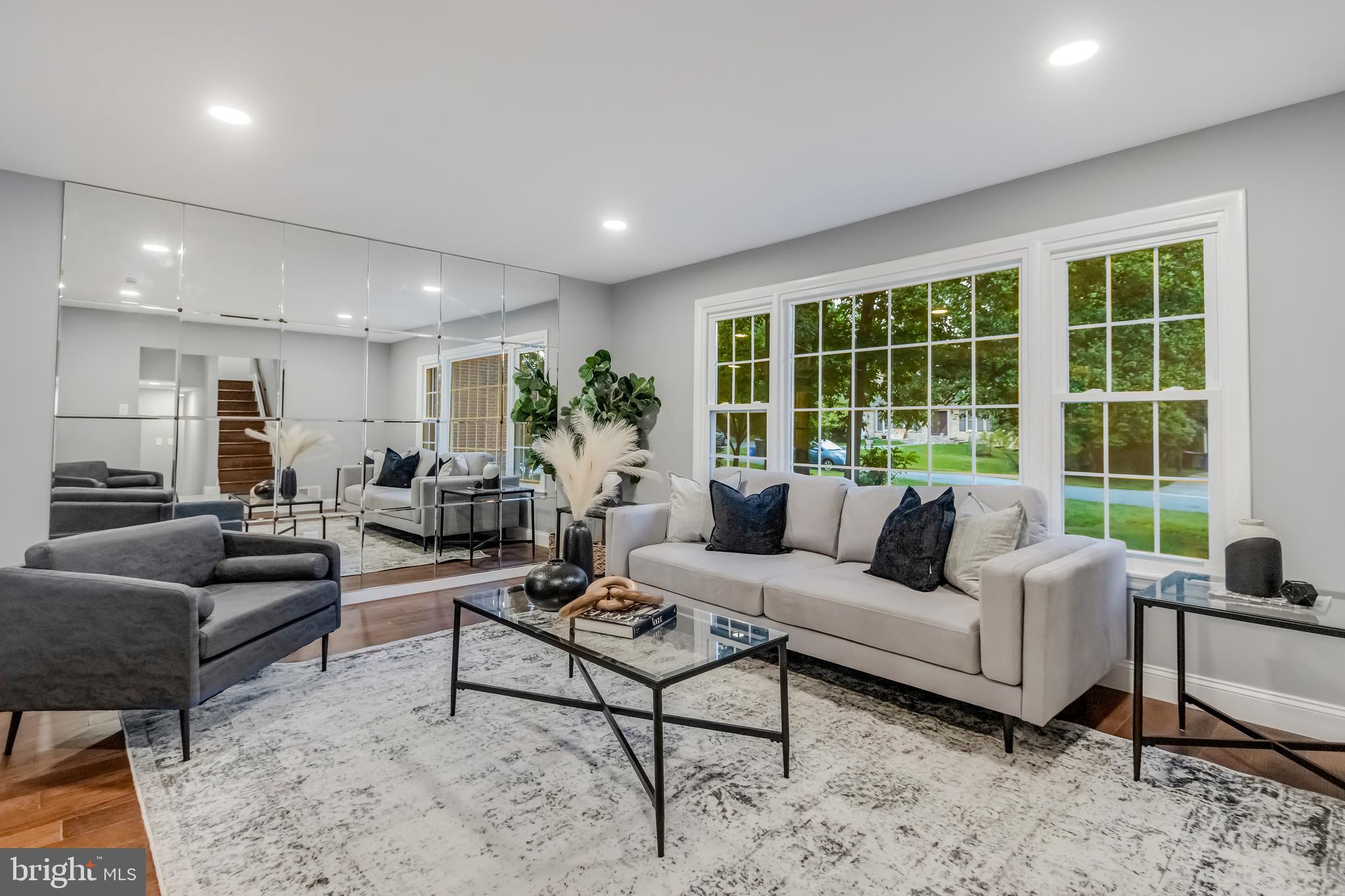 WILLOWBROOK - Residential