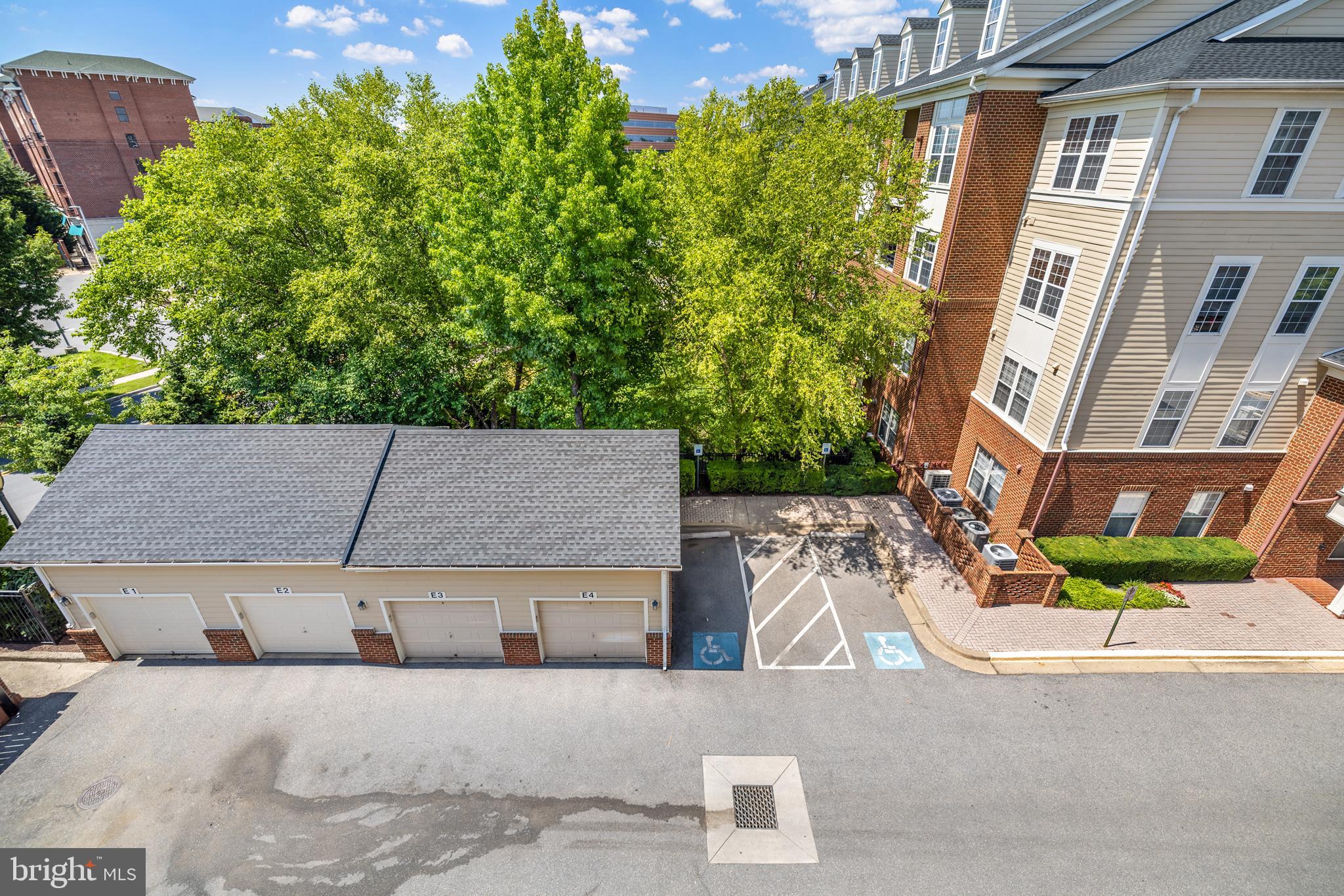 FALLSGROVE - Residential