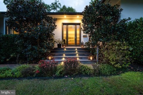 1004 MOSS HAVEN COURT ANNAPOLIS MD 21403