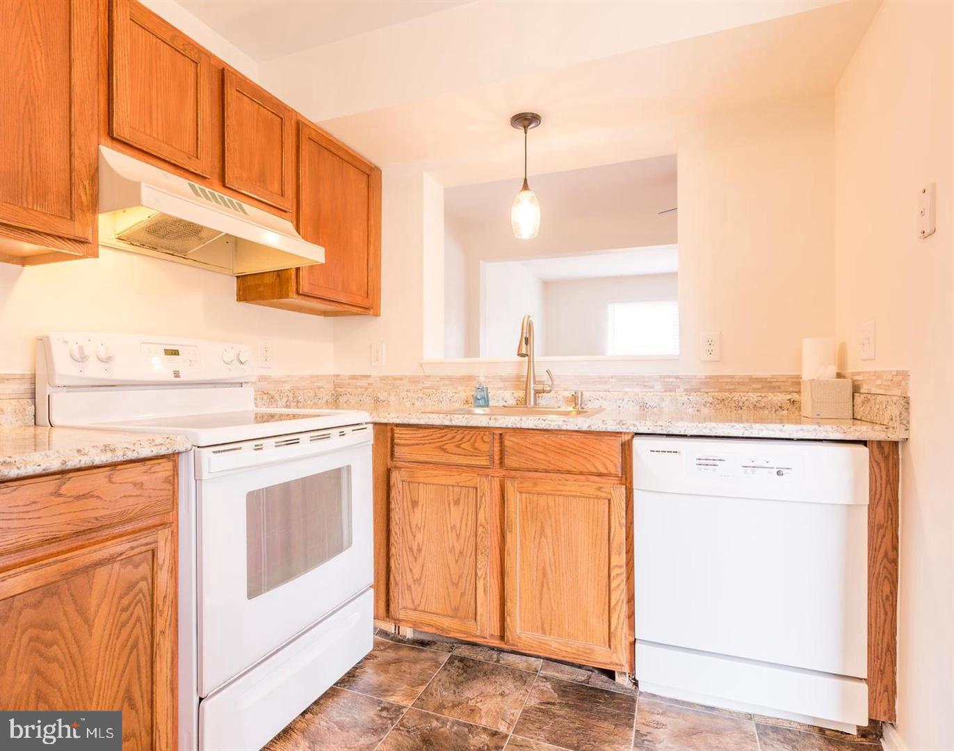 CHASE MANOR - Residential Lease