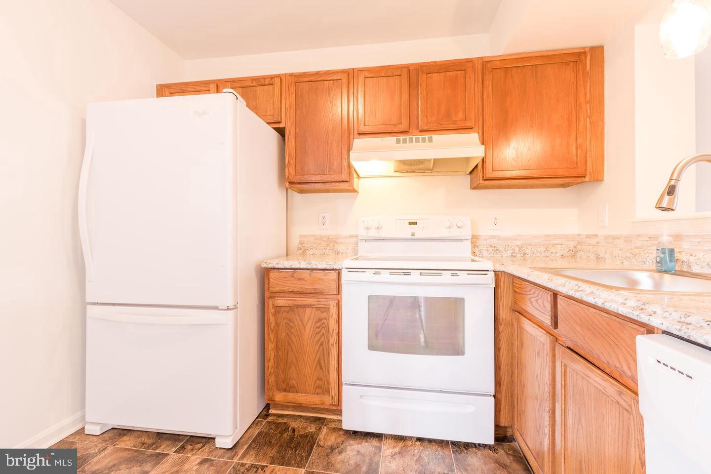 CHASE MANOR - Residential Lease
