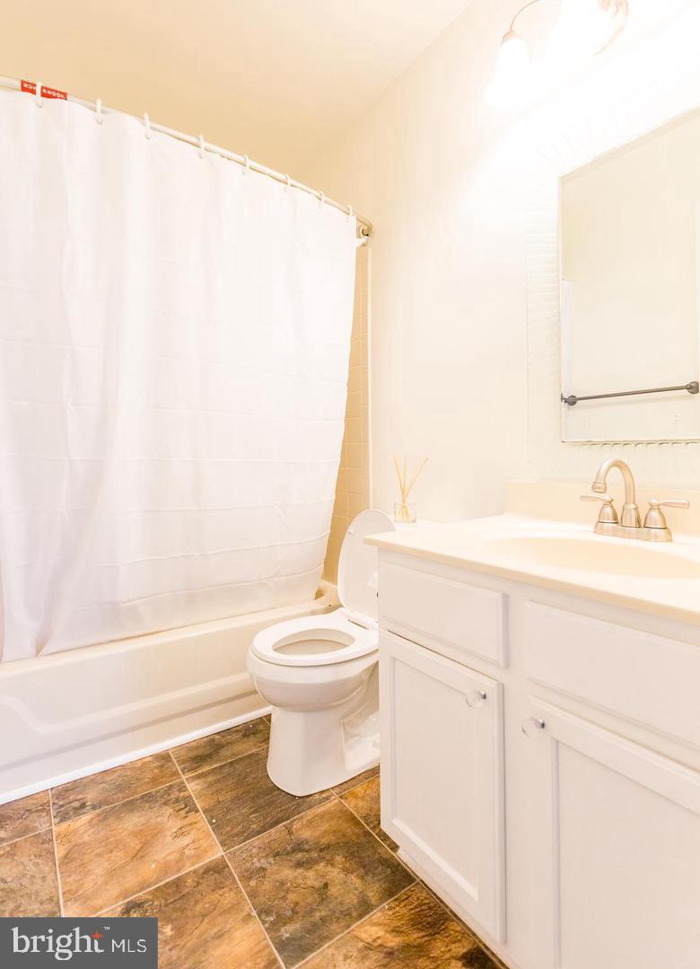 CHASE MANOR - Residential Lease