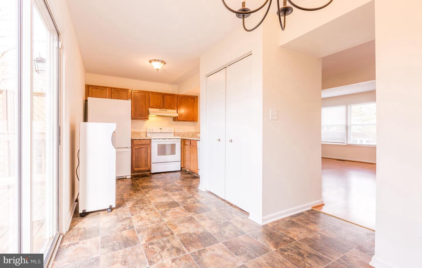 CHASE MANOR - Residential Lease