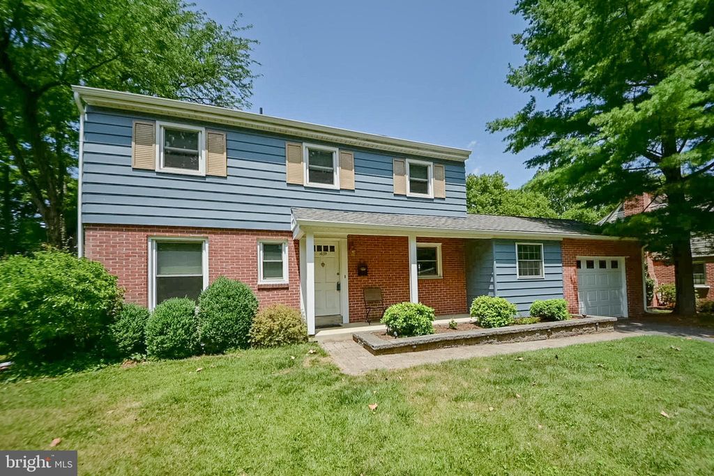 Photo of 1039 Grandview Boulevard, Lancaster, PA 17601 (MLS # PALA2053692)