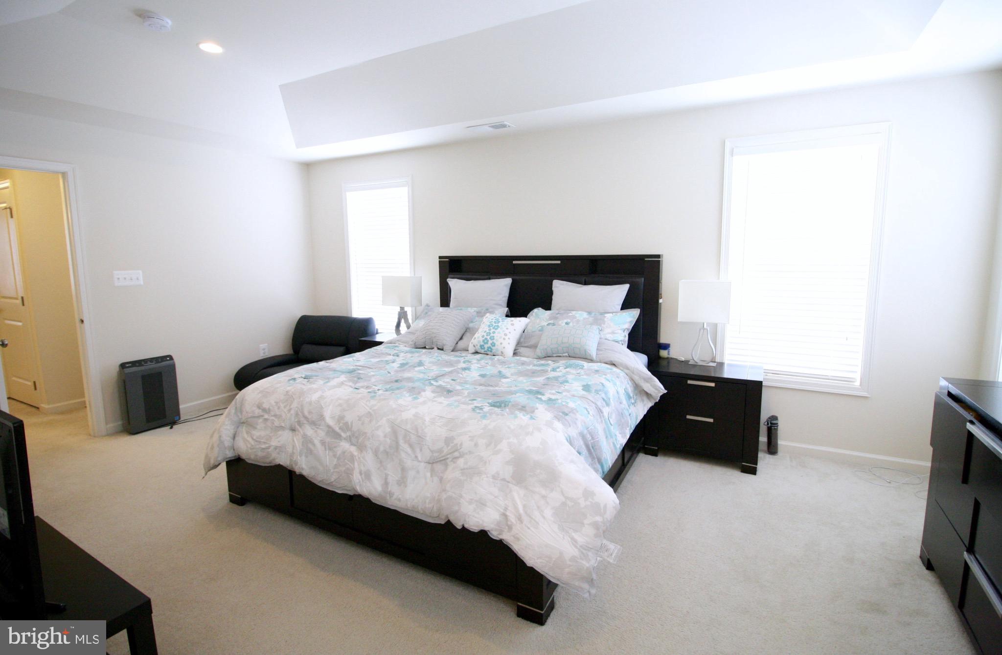 LOUDOUN VALLEY ESTATES 2 - Residential Lease