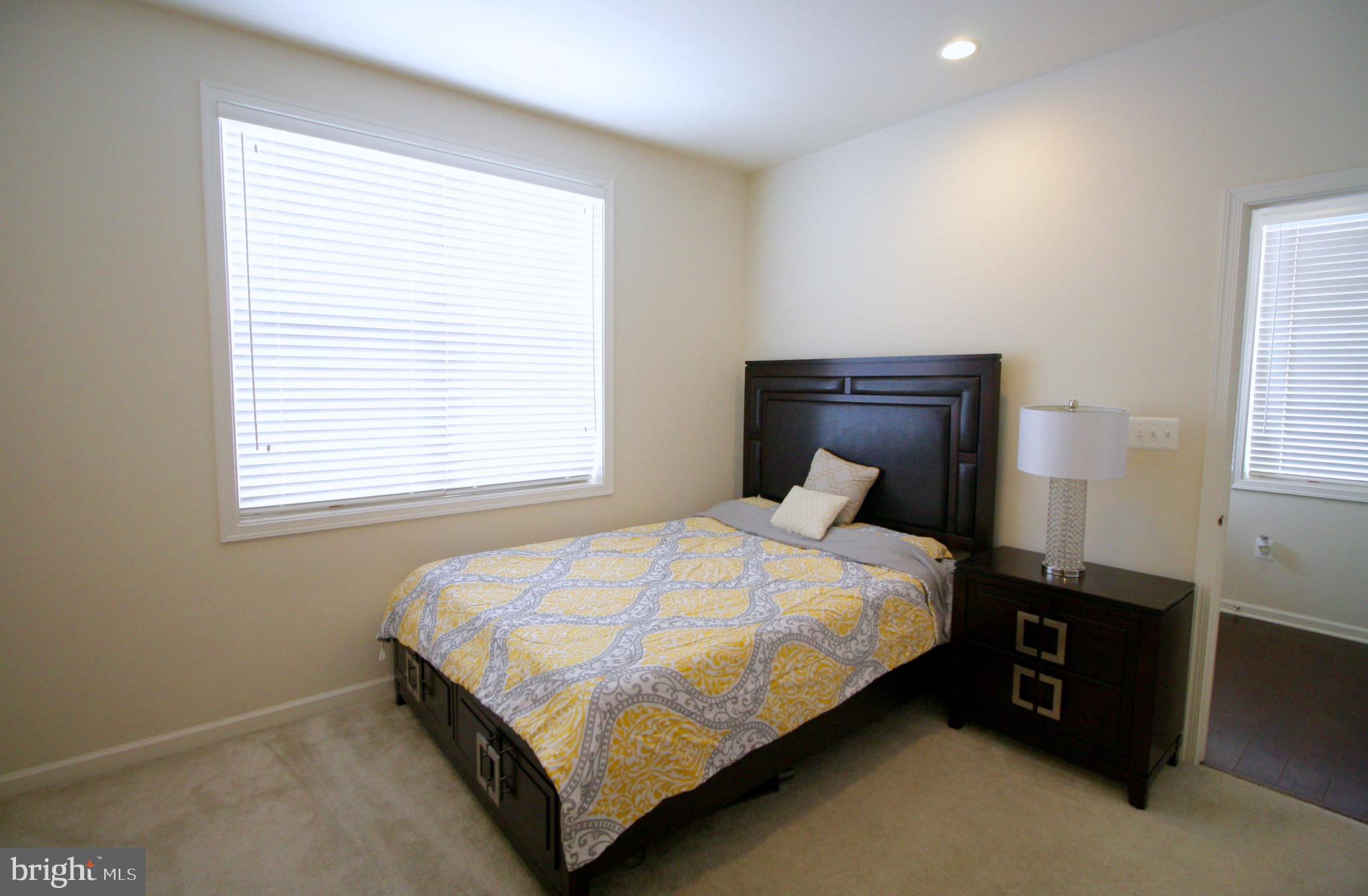 LOUDOUN VALLEY ESTATES 2 - Residential Lease