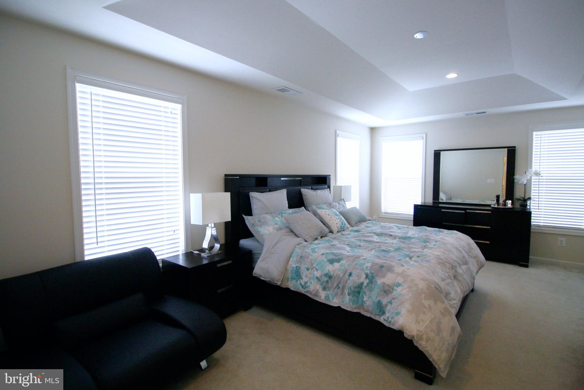 LOUDOUN VALLEY ESTATES 2 - Residential Lease