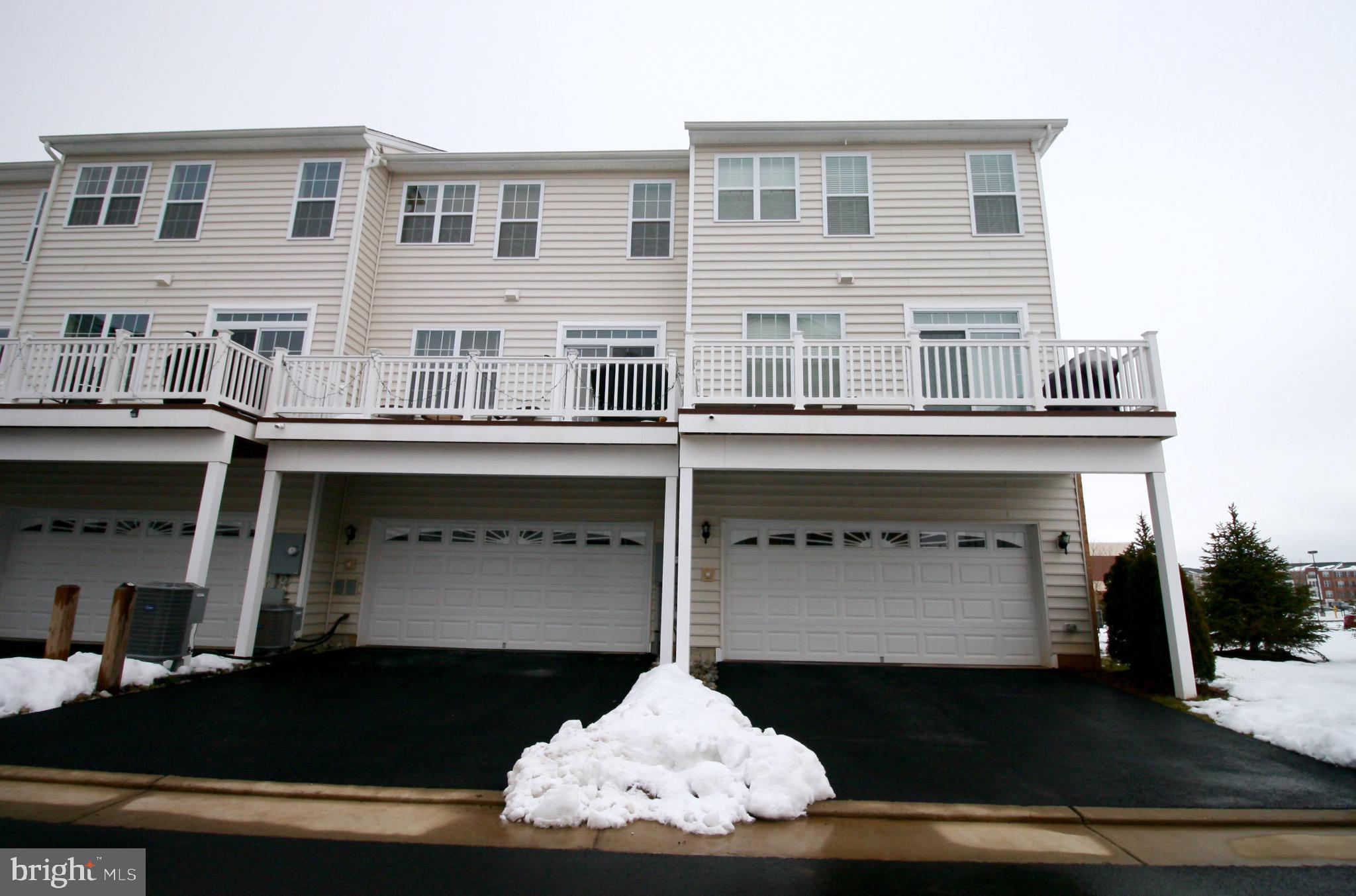 LOUDOUN VALLEY ESTATES 2 - Residential Lease